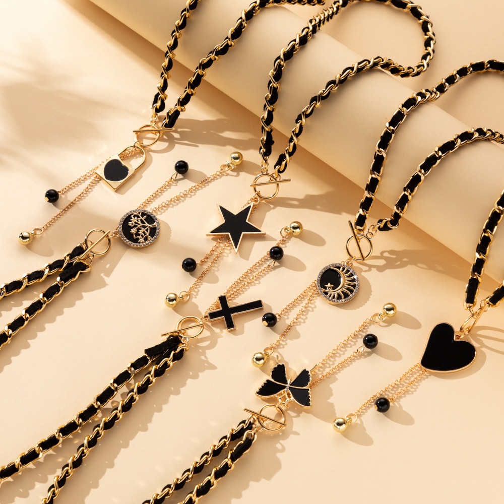 Collana di Lusso in Velluto Ne - Luxury Lifestyle Jewelry recensione e prezzo